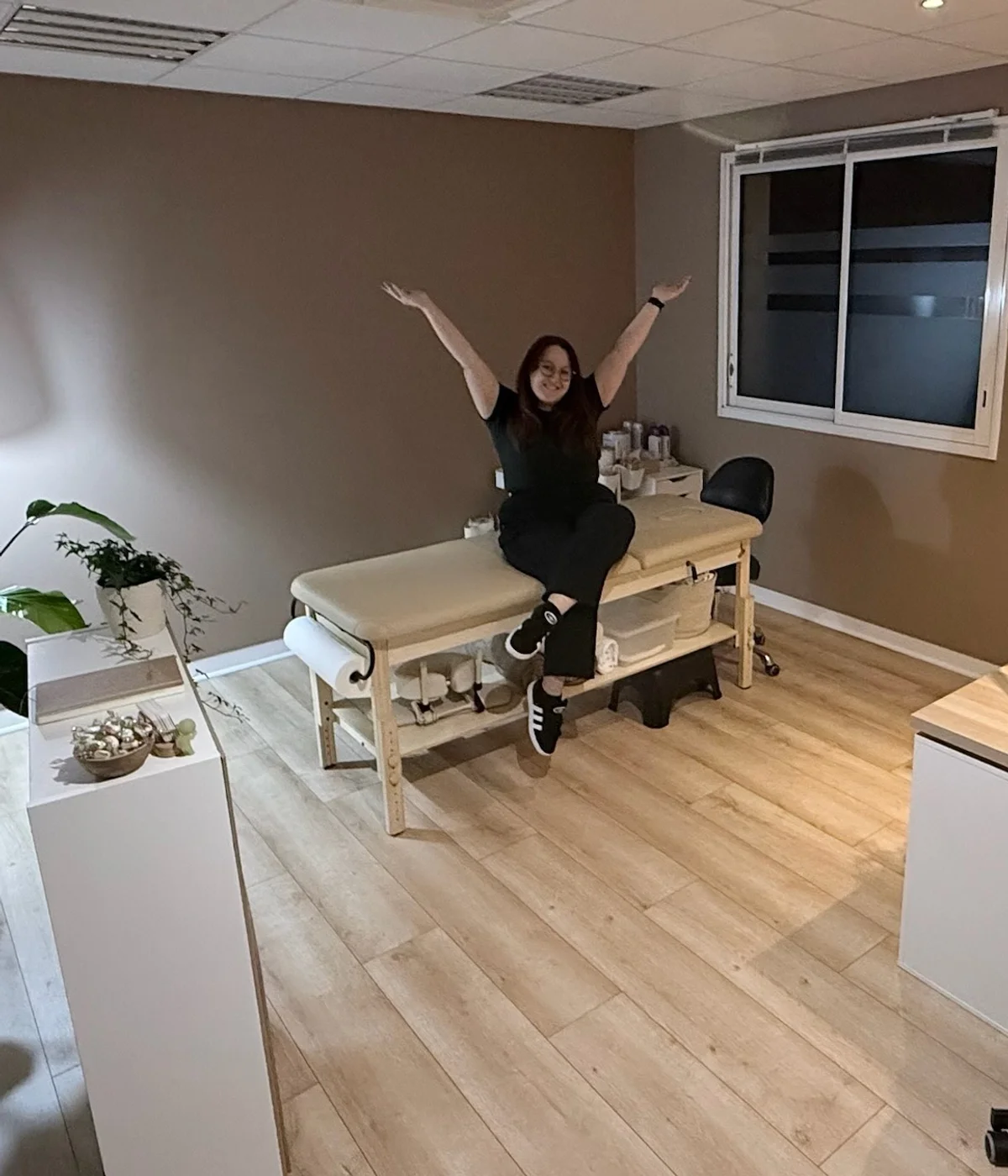 Lauryne, esthéticienne diplômée, dans son institut de beauté Rendez-vous belle à Wasquehal